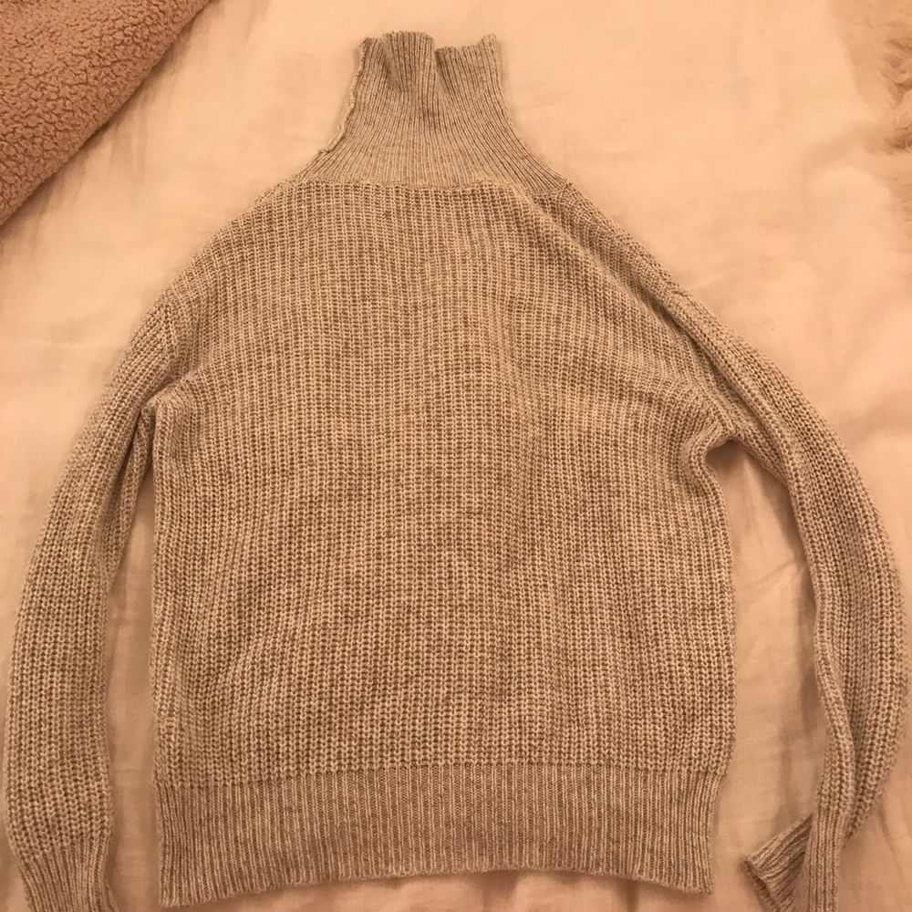 Turtle Neck Sweater Women’s